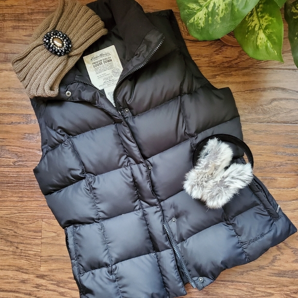 Eddie Bauer Jackets & Blazers - EUC - Eddie Bauer Puffer Vest